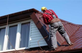 Roof Inspection: 5 Best Tips for Professional Roofers to Share with Landlord roofing services